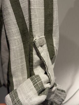 Camisa de rayas verde y blanca