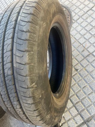 Neumático en buen estado