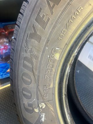 Neumático en buen estado