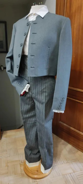 Traje corto andaluz gris