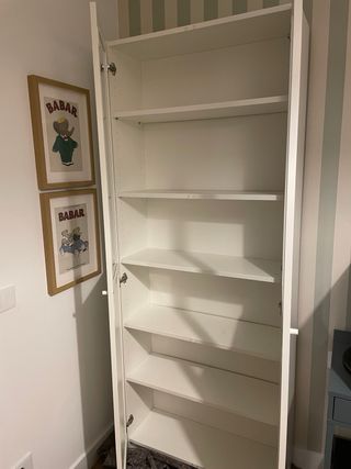 Estantería Bily IKEA Blanca y Cristal