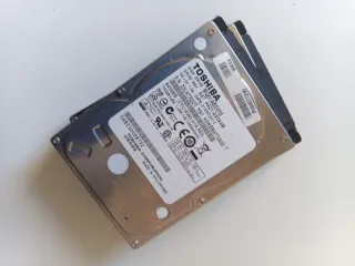 2 Discos Duros Toshiba 750 GB