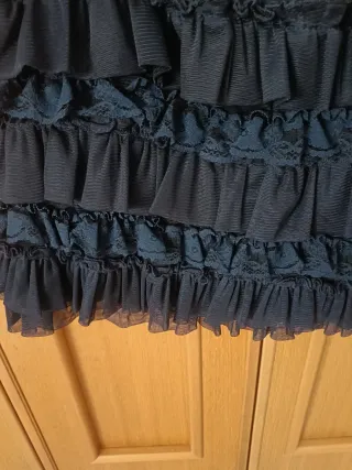 Falda de fiesta azul con volantes