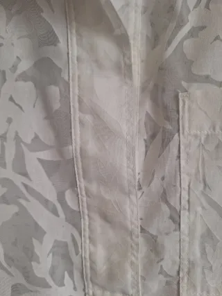 Camisa blanca GAP   semi transparente.