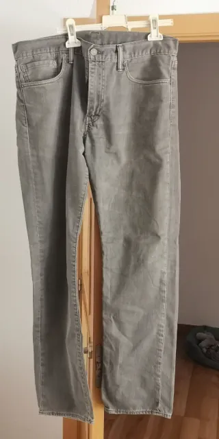 Pantalón Levi's 504 W34 L32 Gris