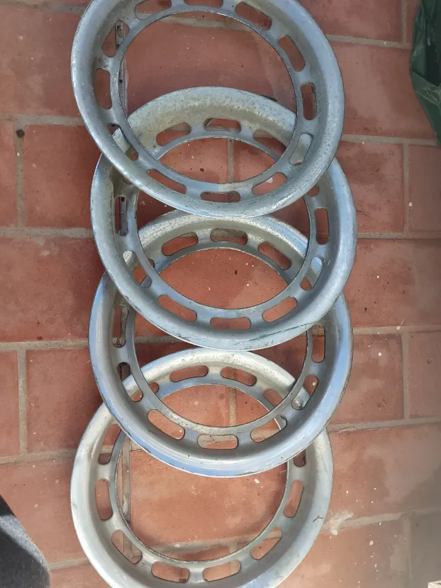 Aros Tapacubos Mercedes Ponton o mercedes antiguo