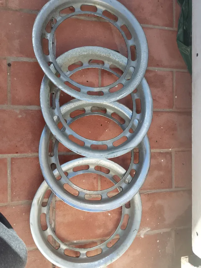 Aros Tapacubos Mercedes Ponton o mercedes antiguo