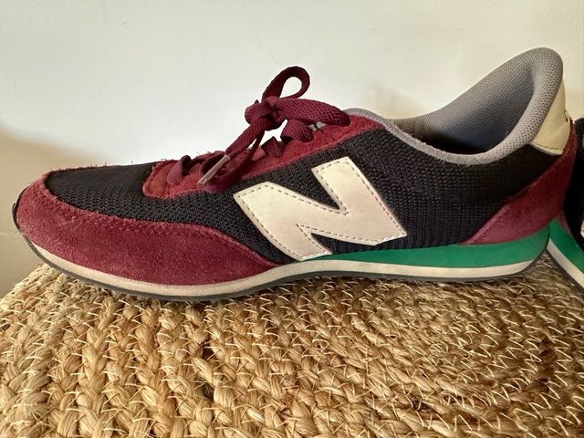Zapatillas New Balance Negras y Rojas