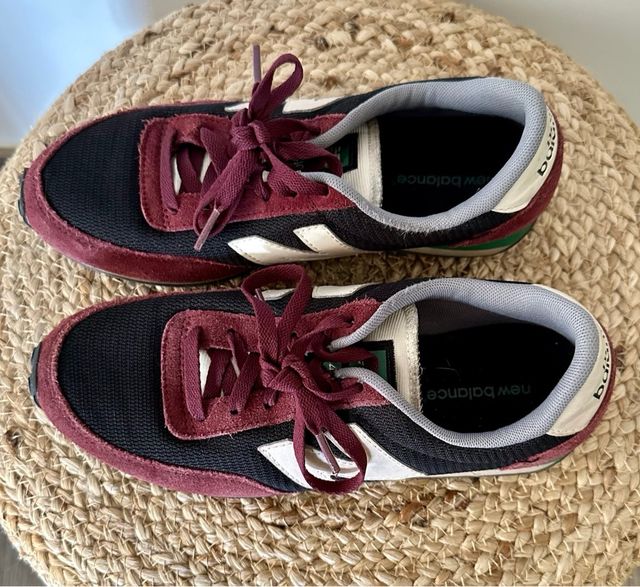 Zapatillas New Balance Negras y Rojas