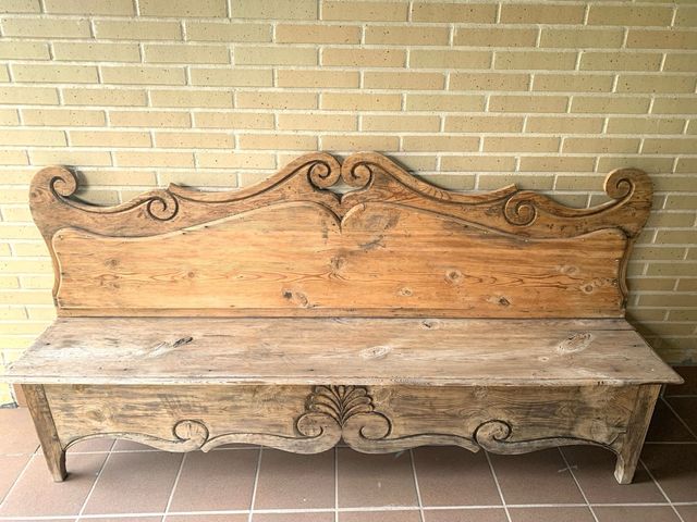 Banco antiguo madera tallada