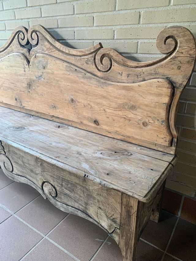 Banco antiguo madera tallada