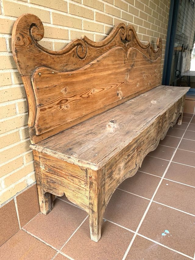 Banco antiguo madera tallada