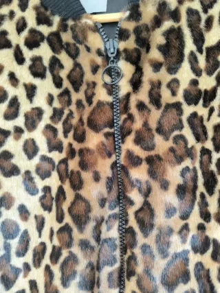 Chaqueta pelitos leopardo