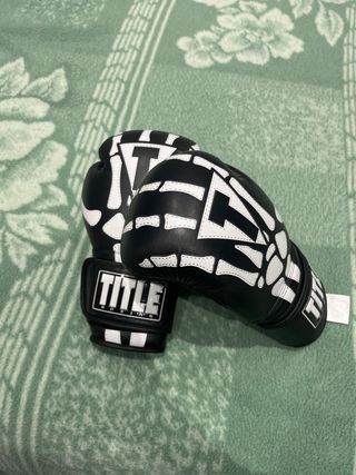 Guantes Boxeo Esqueleto TITLE Negros