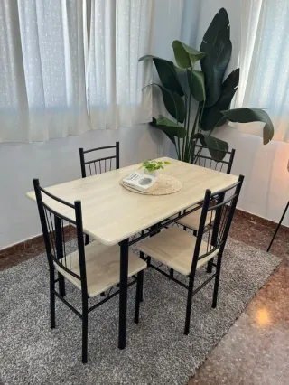 Economico conjunto mesa +4 sillas en oferta