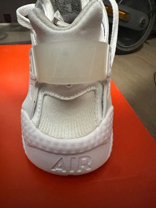 Zapatilla deportiva blanca