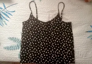 Blusa negra flores tirantes finos