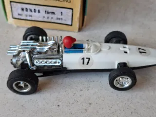 SCALEXTRIC HONDA RA273 F.1 PRIMERA SERIE en caja