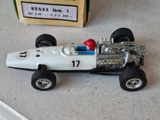 SCALEXTRIC HONDA RA273 F.1 PRIMERA SERIE en caja