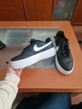 Tenis Nike Negros nuevos solo un uso