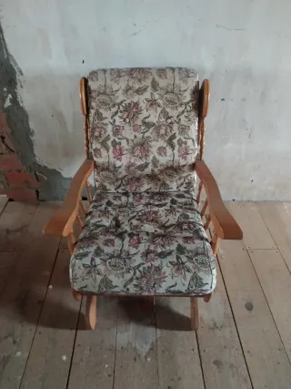 Butaca de madera floral