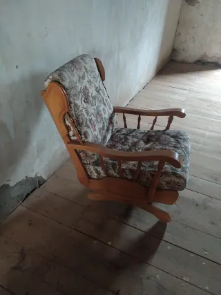 Butaca de madera floral