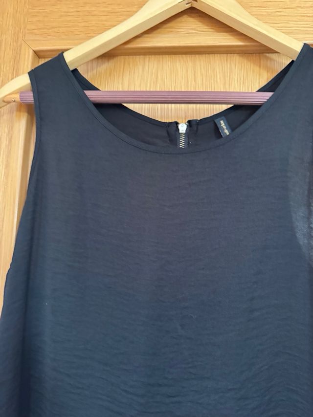 Blusa negra preciosa