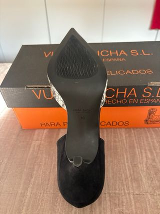 Zapatos de tacón piel serpiente y ante