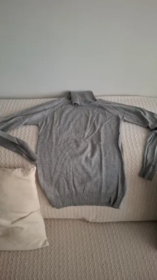 Jersey cuello alto gris