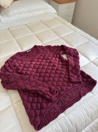 Maglioncino bordeaux lavorato