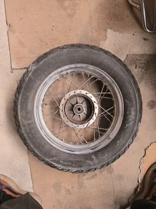 Rueda Suzuki Marauder 250 usado