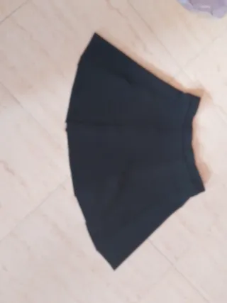 Falda vuelo negra