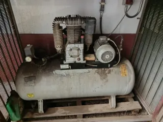 Compresor Uniair 270L 5.5HP Trifásico