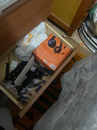 Armario pequeño de madera