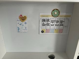 Estantería de escritorio blanca