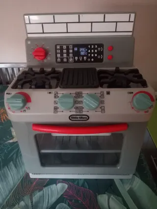 Cocinita Little Tikes gris