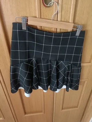 Falda de cuadros blanco y negro