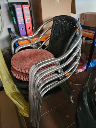 4 Sillas Metal y Mimbre