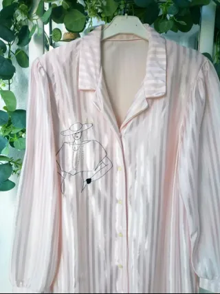 Femenina y chic camisola satinada