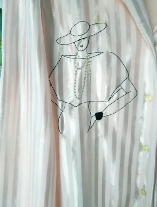 Femenina y chic camisola satinada