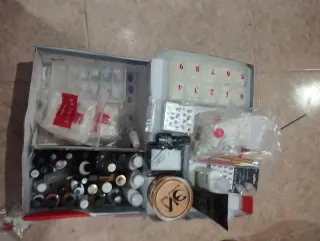 Producto para uñas de gel. Son muchos productos