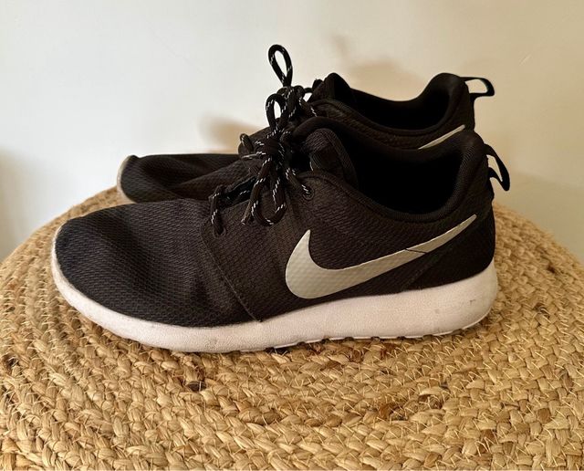 Zapatillas Nike Negras y Blancas