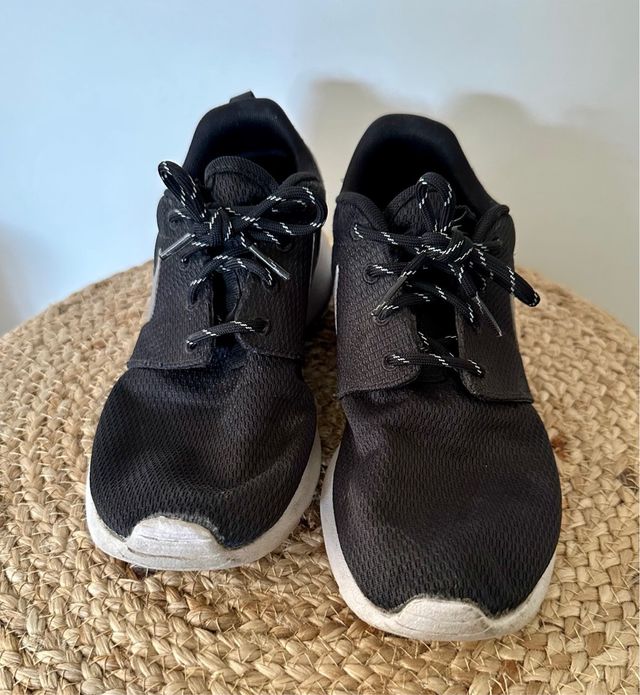 Zapatillas Nike Negras y Blancas