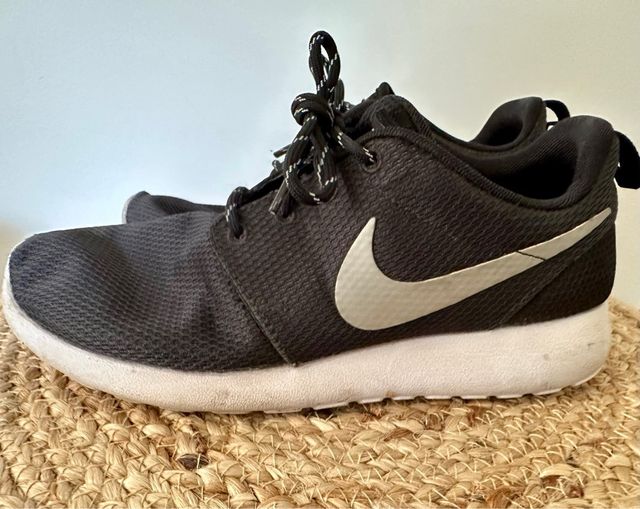 Zapatillas Nike Negras y Blancas