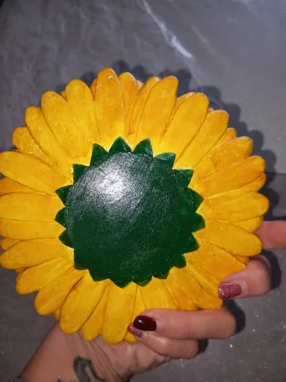 Ornamenti in gesso dipinti a mano