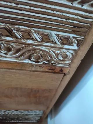 Cómoda de madera de mango