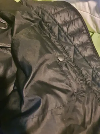 Chaqueta Nike Mujer Negra y Dorada