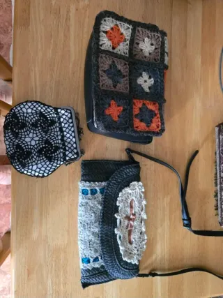 Lote 5 bolsos fiesta y 3 de  ganchillo