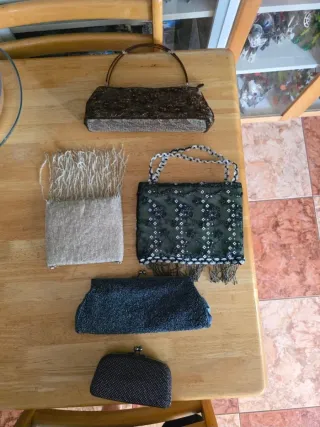 Lote 5 bolsos fiesta y 3 de  ganchillo