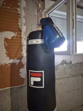 Saco de boxeo Fila con guantes